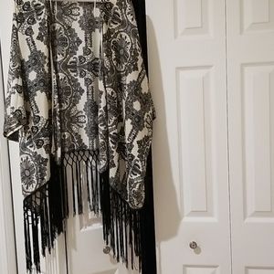 Woven printed kimono with fringe bottom
